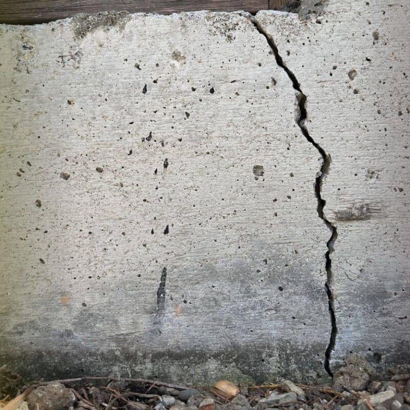 signs of foundation problems